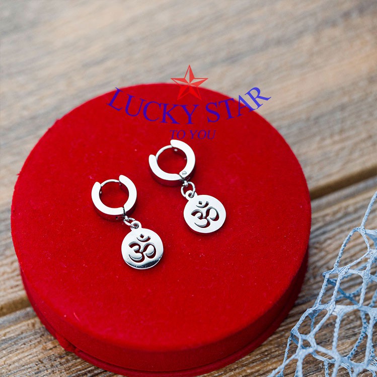 Bông tai chữ om ý nghĩa dành cho nam và nữ