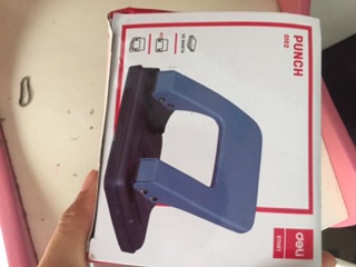 Máy bấm lỗ tài liệu