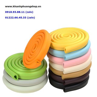 cuộn xốp bọc cạnh bàn