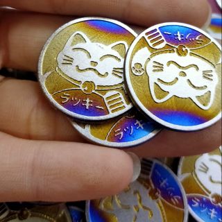 Tem dán logo titanium