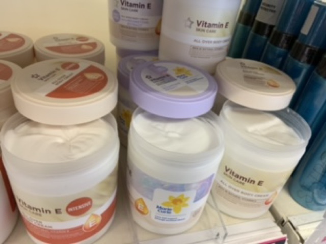 ( Superdrug UK ) Kem dưỡng ẩm tối đa 24 giờ VITAMIN E INTENSIVE DA KHÔ DA NỨT NẺ all over body 475ml hũ to Bill UK | BigBuy360 - bigbuy360.vn