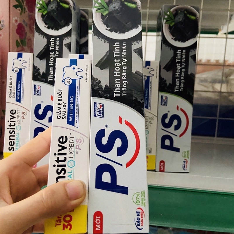 Kem đánh răng P/S Than hoạt tính trắng răng tự nhiên