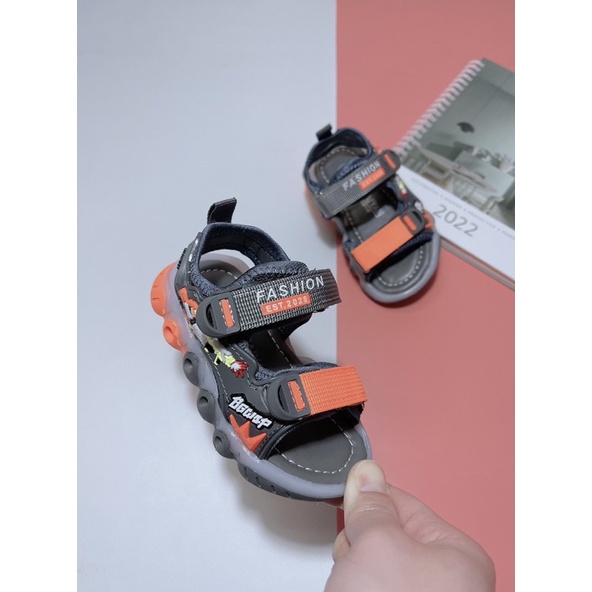 Xăng đan con nhện