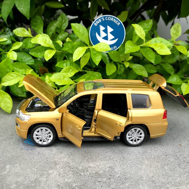 Xe mô hình 1:32 Toyota Land Cruiser V8 hãng Mini Auto
