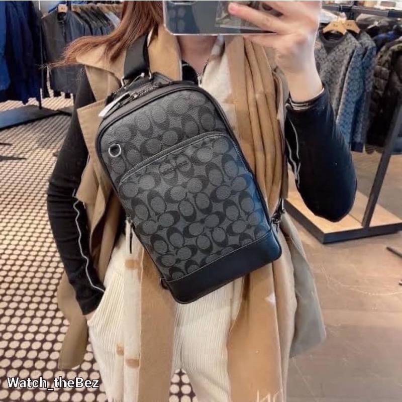 Túi nam đeo chéo Coach