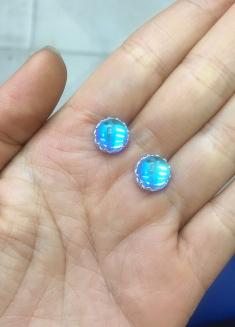 Khuyên tai đá H xanh dương nhân tạo cao cấp siêu long lanh bạc thật viền vương miện aurora