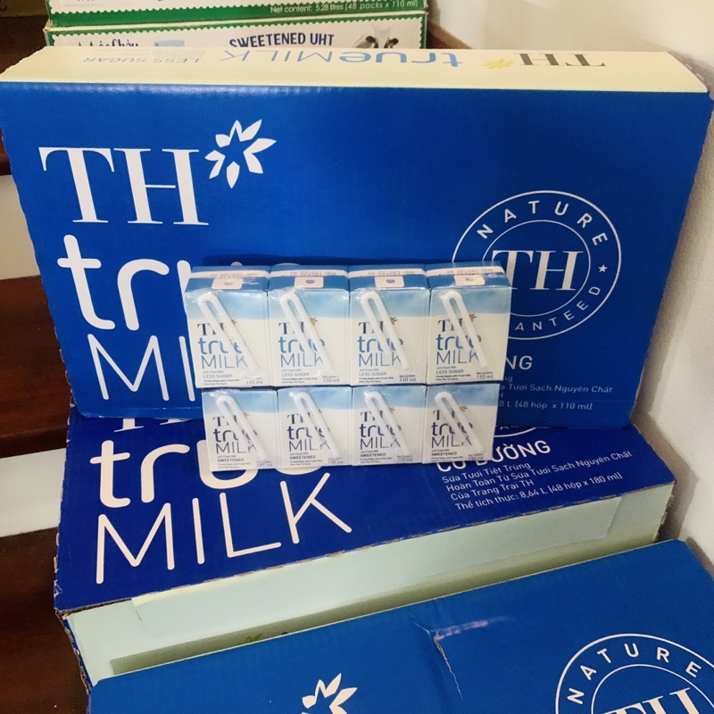 1 Thùng sữa TH True Milk 48h x 110ml có đường/ít đường