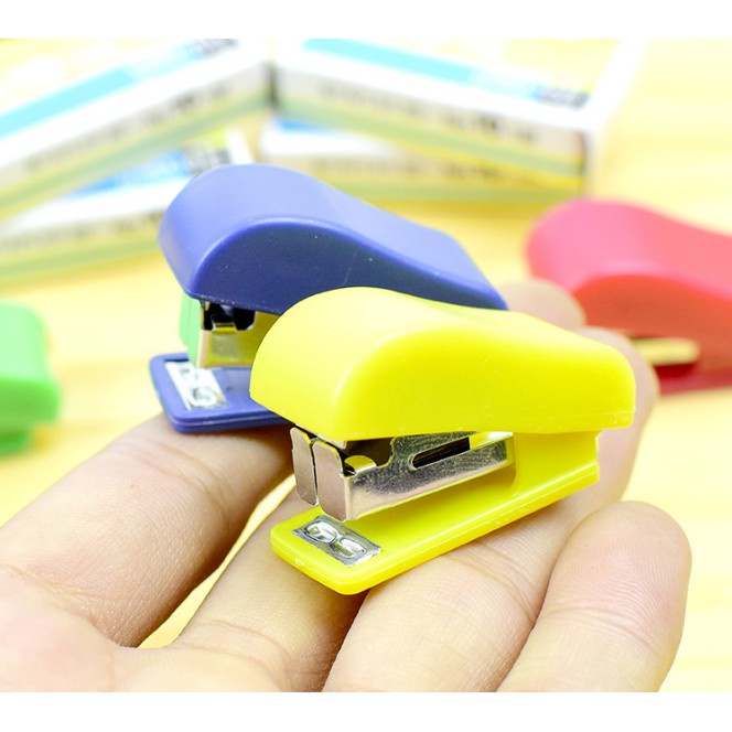 Dập ghim MiNi kèm hộp đựng ghim tiện dụng