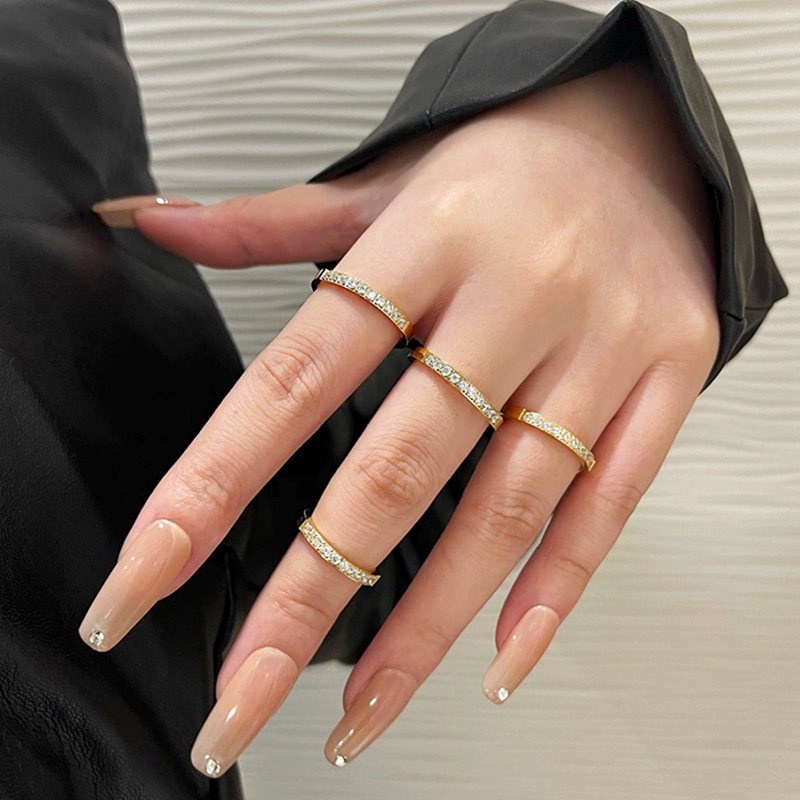 Nhẫn titan nữ không gỉ mạ vàng 18k đính đá kim cương nhân tạo cao cấp lấp lánh thời trang thanh lịch 2023