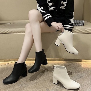 Bốt cổ thấp, có khóa kéo phía sau, đế cao 6cm G42