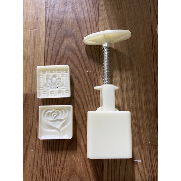 [Thanh lý] Khuôn trung thu lò xo 2020 2 mặt vuông 63g mẫu 150