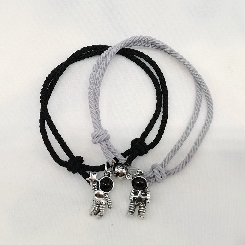 Set 2 Cặp Vòng Tay/1 Cặp Dây Cao Su Hít Nam Châm Thiết Kế Phi Hành Gia Cho Nam Và Nữ