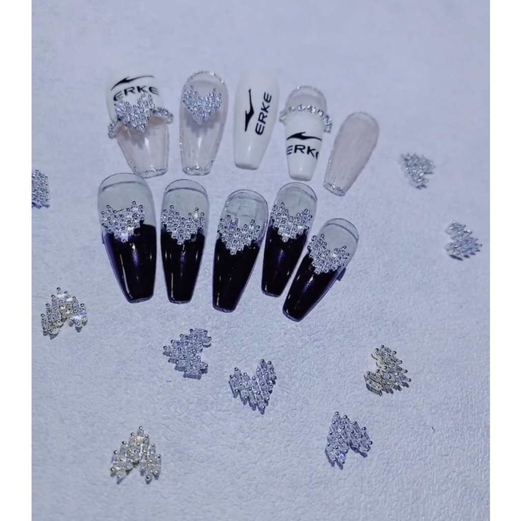 Charm trái tim, charm nail gắn móng đẹp xinh sang chảnh 2022