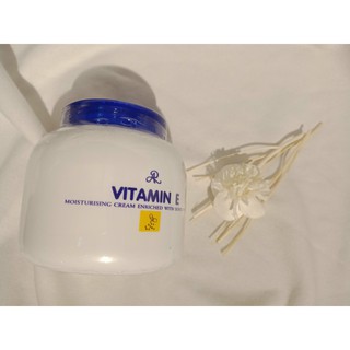 Kem Dưỡng Ẩm Body Vitamin E Moisturising Cream Thái
