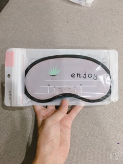Bịt mắt ngủ có nước
