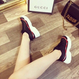 Giày Sport lượn sóng