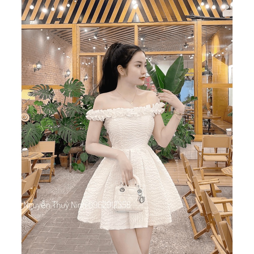 Sale Lớn 50% Cho Mẫu Đầm Gấm Xốp Thiết Kế Tay Vai Cực Đẹp UP