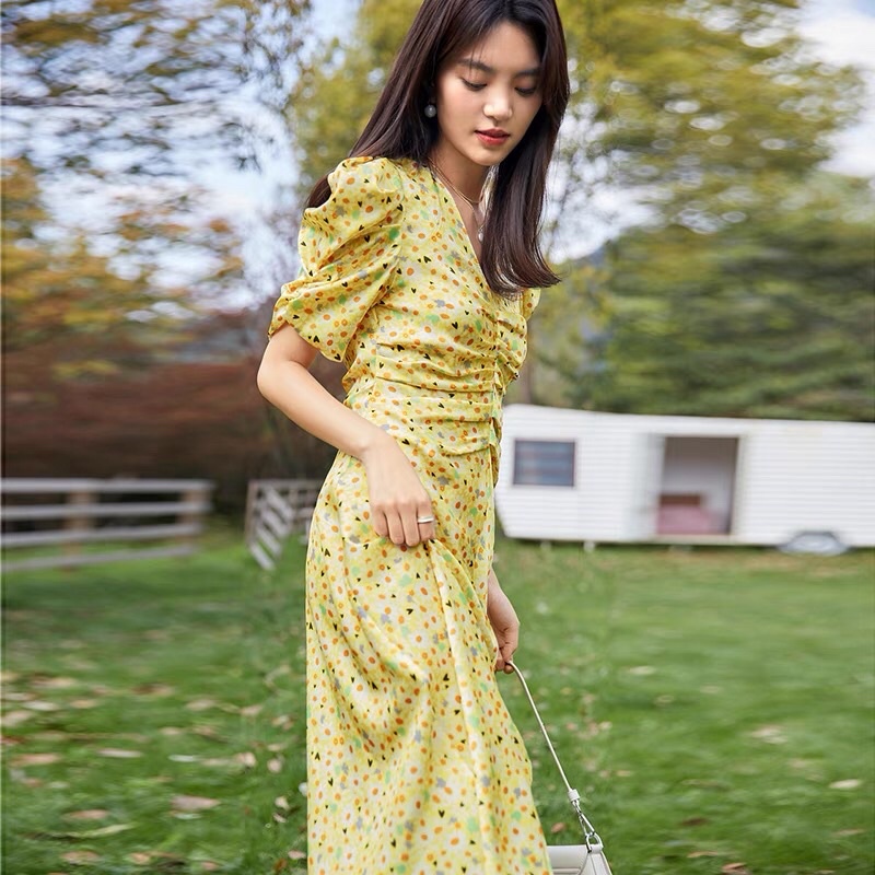 Đầm lụa vàng Eifini