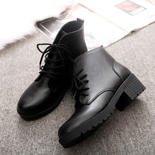 Giày boot nữ đế trệt cột dây cá tính GBN7601