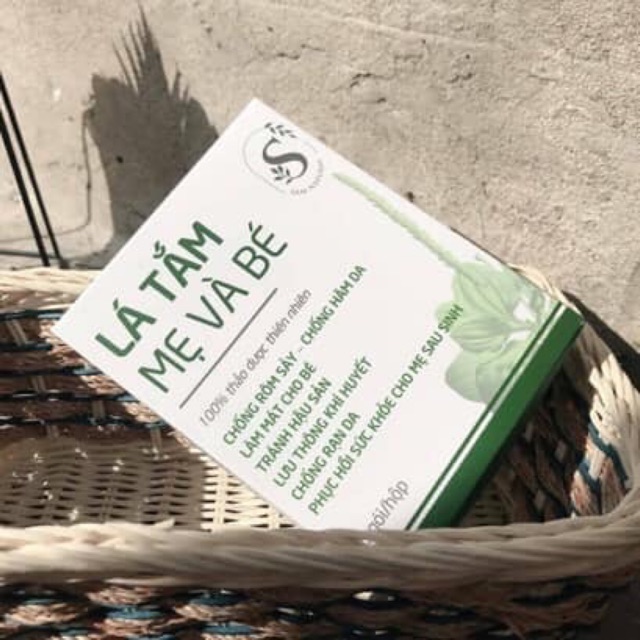 LÁ TẮM MẸ VÀ BÉ