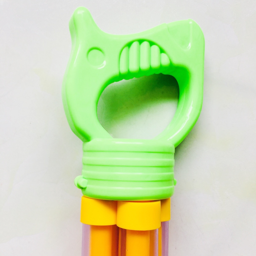 Thụt, súng bắn nước 4 nòng, đồ chơi trẻ em ngoài trời Kiều Tân Nhiên