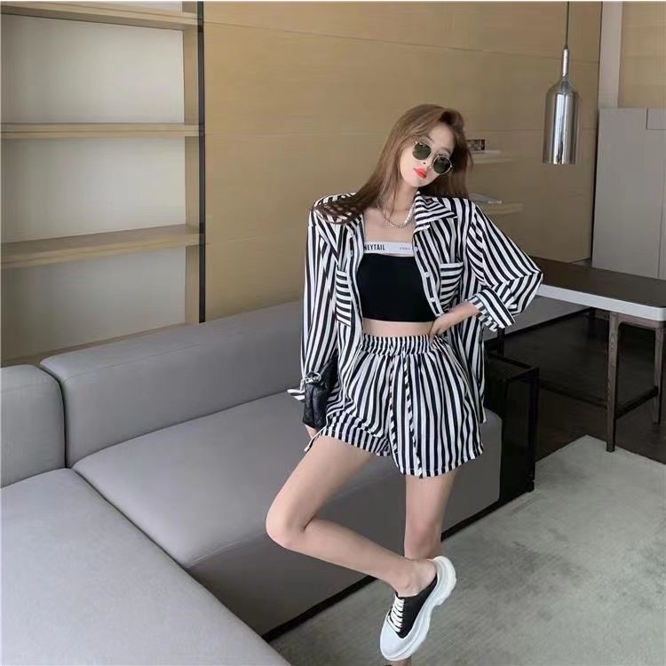 Set áo sơ mi sọc khoác chống nắng + quần short ống rộng phong cách mùa hè có bán lẻ
