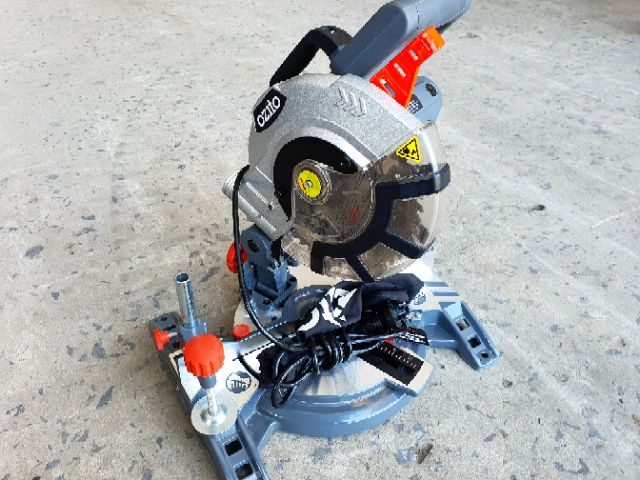 Máy cắt nhôm góc 45 độ Ozito CMS 1621