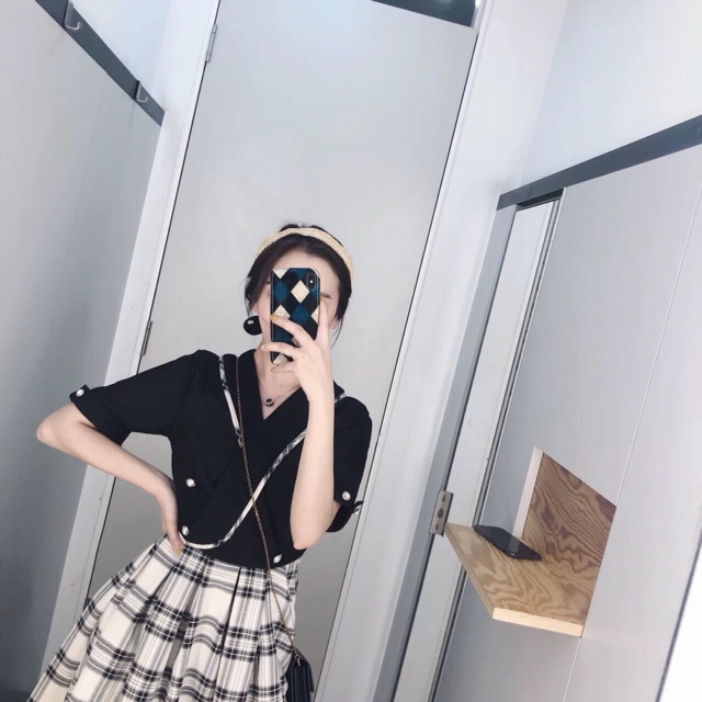 Set áo + váy 🌷Set áo đen + váy caro | BigBuy360 - bigbuy360.vn