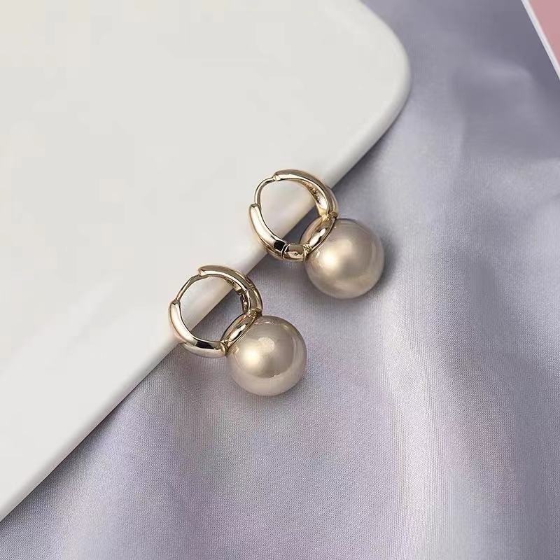 Khuyên tai dáng dài đính ngọc trai vàng phong cách người nổi tiếng đơn giản thời trang Hàn Quốc mới cho nữ