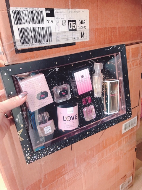 Set nước hoa mini và xịt thơm Victoria's Secret "Best-Of" Limited Gift Set (Phiên bản giới hạn) | BigBuy360 - bigbuy360.vn