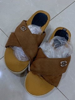 Dép xuồng nhiều mẫu