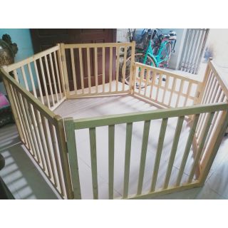 Cũi quây 6 cánh cho bé