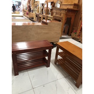 kệ ngồi mang giày