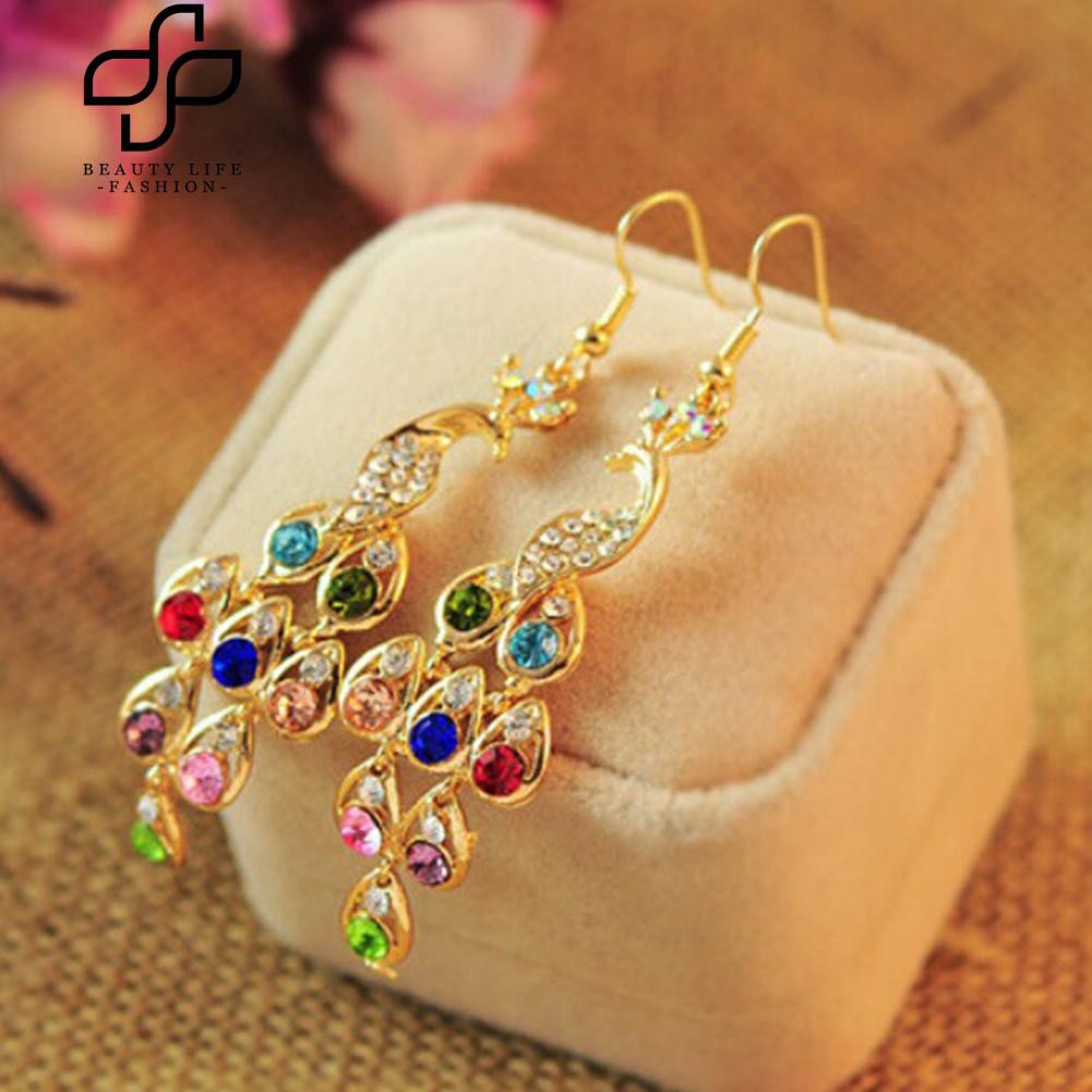 Khuyên tai đính kim cương giả thời trang phong cách cổ điển