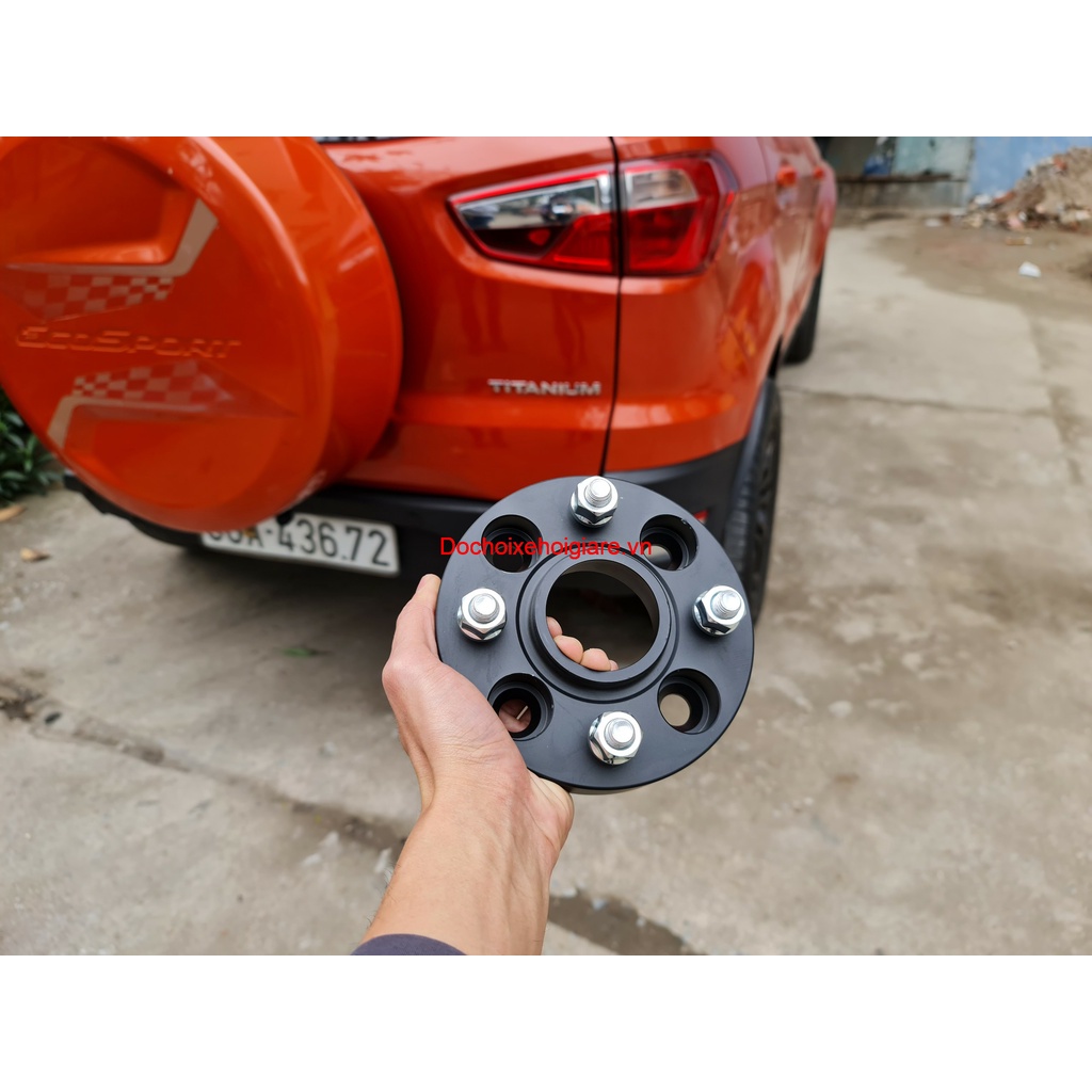 Miếng đệm lốp xe Ford Ecosport dày 25mm (Wheel Spacers). Giá 1 Đệm