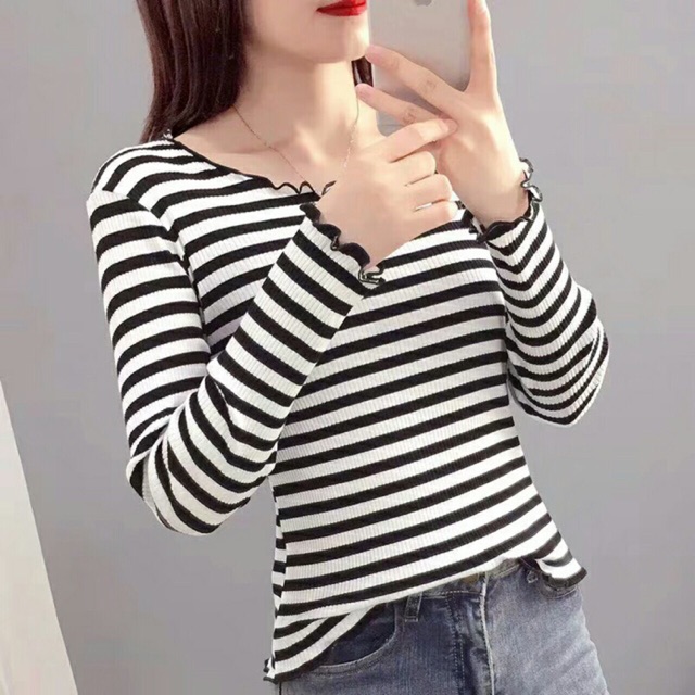 Áo len tăm kẻ nhiều màu