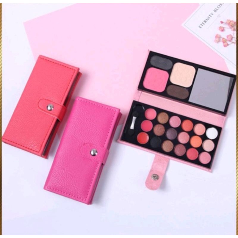 Phấn mắt dạng ví siêu tiện lợi | BigBuy360 - bigbuy360.vn