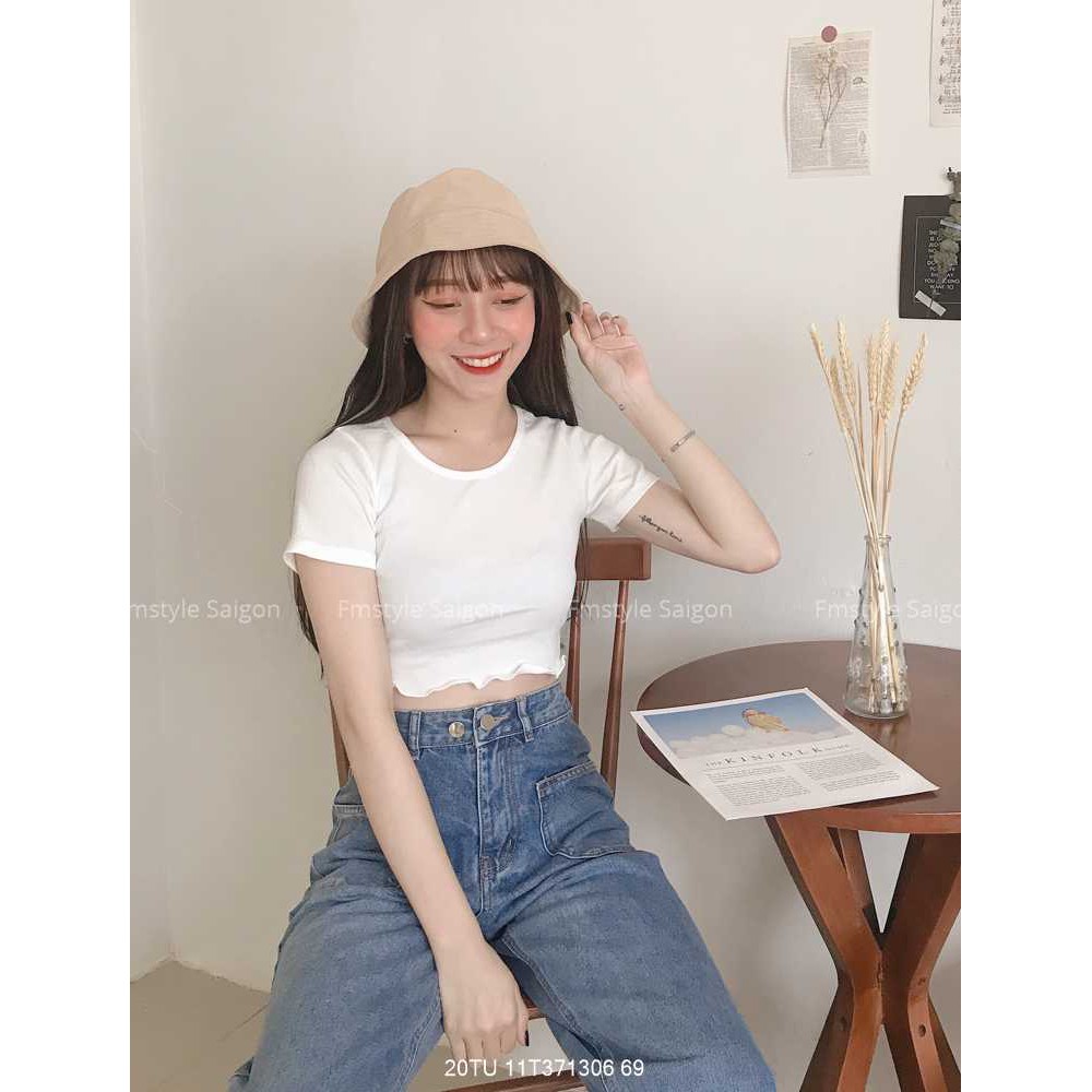 [Mã WASKT410K giảm 10K đơn 50K] Áo thun tay ngắn crop cuốn biên ulzzang thời trang nữ Fmstyle Saigon 20TU11T371306