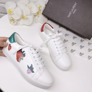 Giày thể thao gót màu họa tiết dâu tây TT303