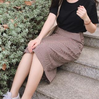 SET ÁO ĐEN + CHÂN VÁY CARO