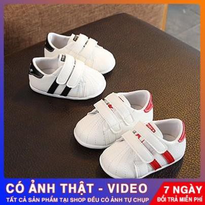 Giày tập đi, Giày tập đi cho bé có đế chống trơn trượt thiết kế 2 sọc bắt mắt cho bé từ 0 đến 18 tháng