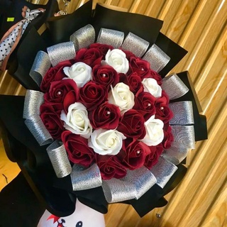 bó hoa sáp 51 bông mix màu sang chảnh