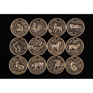 Móc khóa đông xu theo tuổi  đẹp độc lạ