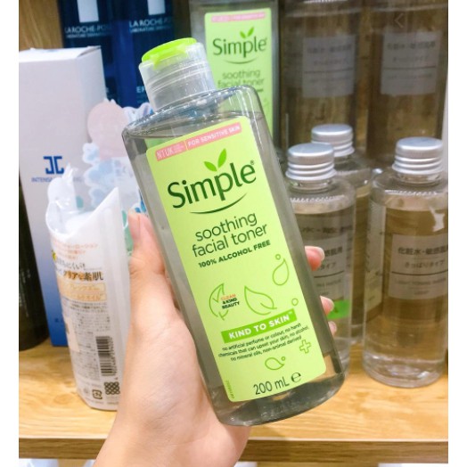 Nước hoa hồng Simple Kind To Skin Soothing Facial Toner 200ml New 2021 | BigBuy360 - bigbuy360.vn