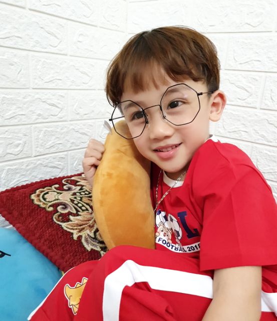 KÍNH MẮT CÁ TÍNH BÉ TRAI + BÉ GÁI