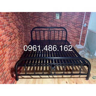 Giường Sắt kiểu bo góc kiểu tây rẻ đẹp - 1m8x2m -freeship hcm