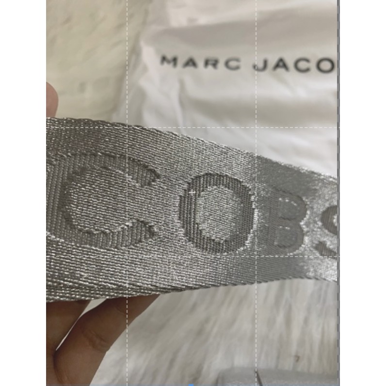 Có sẵn - Marc Jacobs túi Snapshot cực hot trend màu bạc cực xinh yêu dễ phối đồ