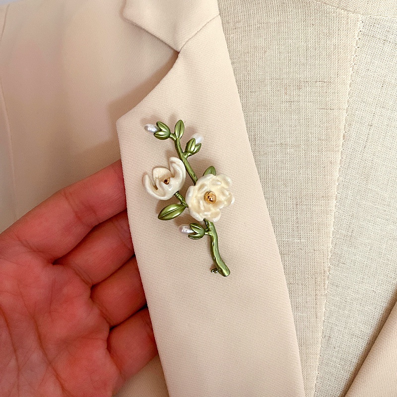 [Hàng Mới] Trâm Cài Áo Hình Hoa Mộc Lan Tráng Men Đính Ngọc Trai Tráng Men Trắng Phong Cách Retro Cho Nữ