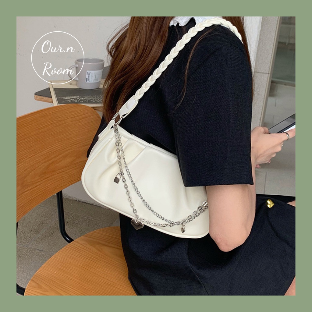 [CÓ SẴN 2 MÀU] TÚI KẸP NÁCH DA MỀM HÌNH ĐÁM MÂY PHỐI DÂY XÍCH GẮN CHARM PHONG CÁCH HÀN QUỐC 12092202