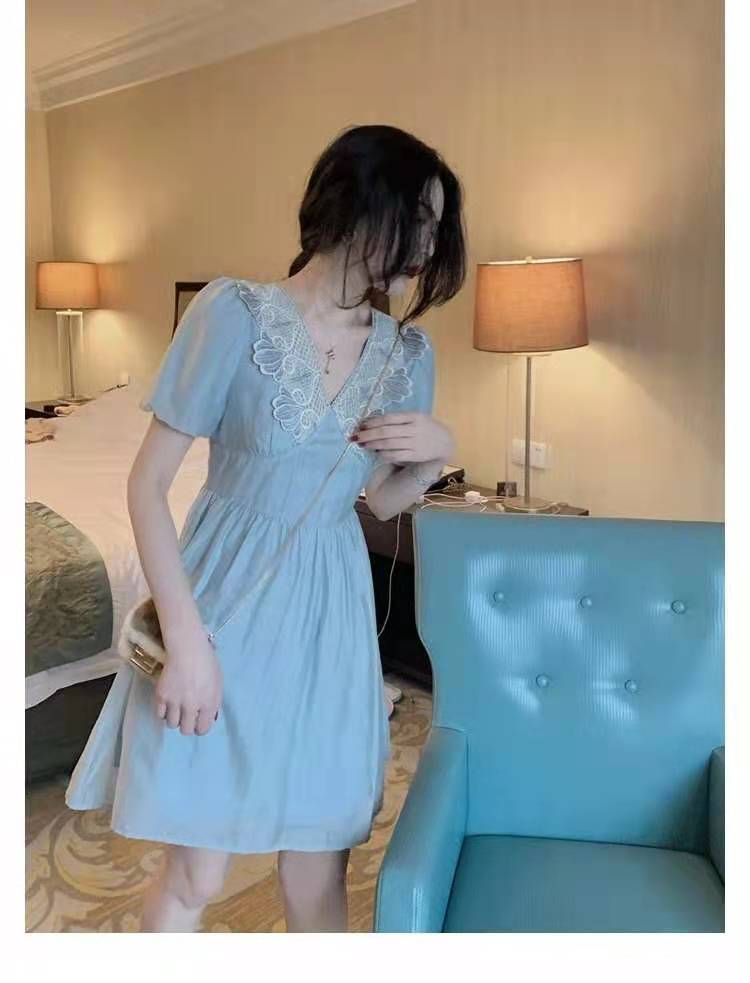 Đầm Nữ Tay Ngắn Cổ Chữ V Thời Trang Thanh Lịch | BigBuy360 - bigbuy360.vn